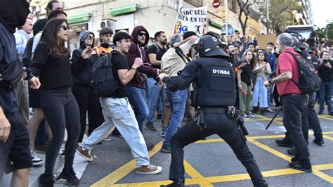 protest at louis vuitton fashion show|Residents protest Louis Vuitton show at Barcelona’s Park Guell.